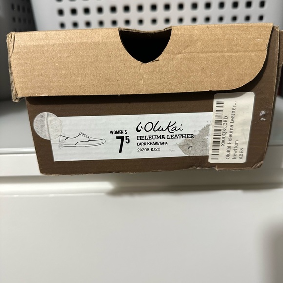 Olukai Heleuma Leather - Picture 2 of 6